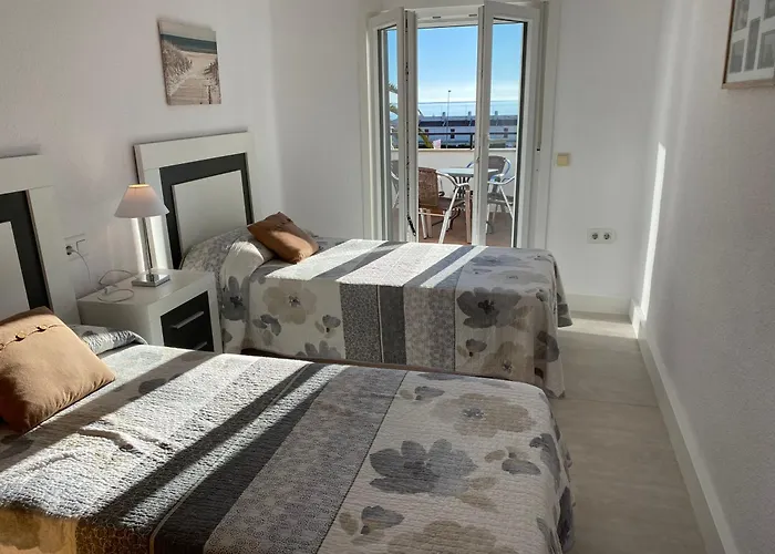 Apartamentos Playa D Y G